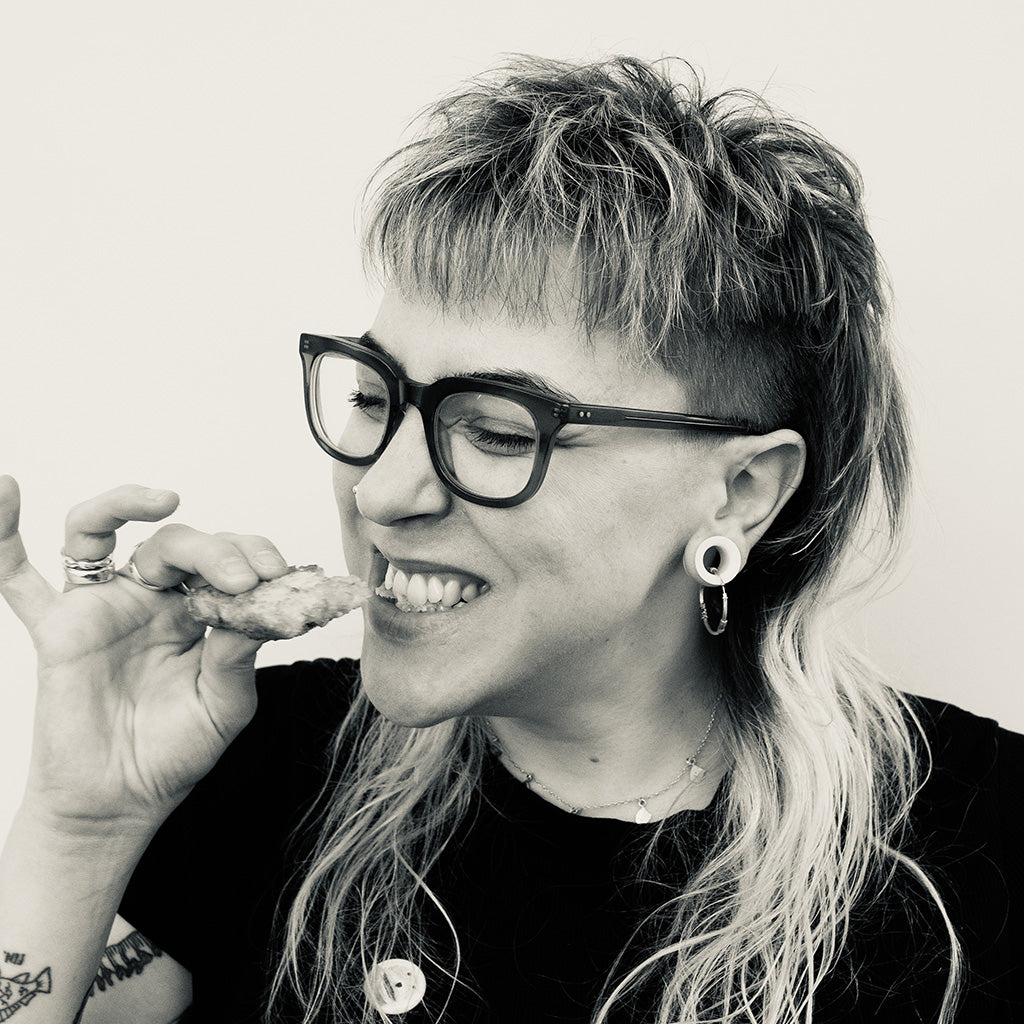 Laura Chamberlain (she / they)